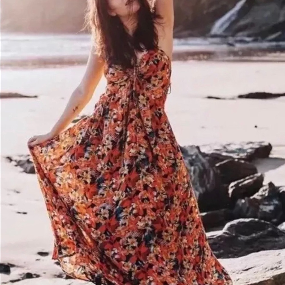 FREE PEOPLE MAXI DRESS
Orange Floral
Size XS